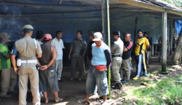 Timbulkan Bau, Kandang Ayam di Nganjuk Ditutup Paksa Timbulkan Bau, Kandang Ayam di Nganjuk Ditutup Paksa