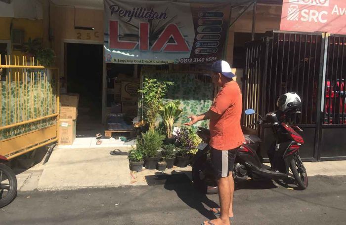 Gagal Gasak Motor, Pelaku Curanmor di Surabaya Dihajar Massa Gagal Gasak Motor, Pelaku Curanmor di Surabaya Dihajar Massa