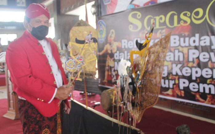 Buka Pagelaran Wayang Kulit Anjuk Ladang, Plt Bupati Marhaen Kupas 8 Langkah Naikkan Derajat Nganjuk