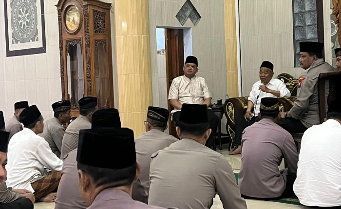 Kiai Asep Sambut Baik Silaturahmi Forkopimda Kabupaten Mojokerto di Amanatul Ummah Kiai Asep Sambut Baik Silaturahmi Forkopimda Kabupaten Mojokerto di Amanatul Ummah