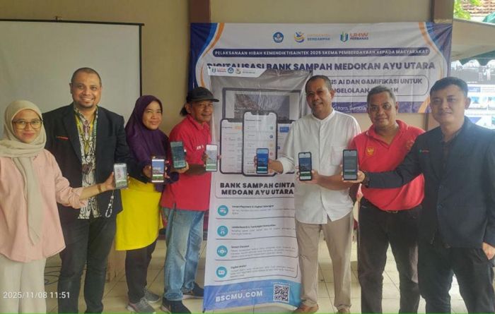 Lewat Aplikasi BSCMU.com, Kini Warga Medokan Ayu Bisa Pantau Omzet Sampah Sendiri