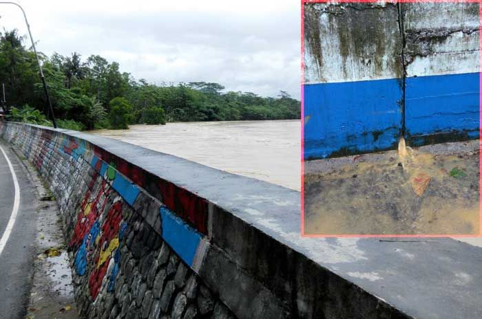 Tanggul Retak, Kawasan Kota Pacitan Terancam Tenggelam, BPBD Mulai Petakan Jalur Evakuasi Tanggul Retak, Kawasan Kota Pacitan Terancam Tenggelam, BPBD Mulai Petakan Jalur Evakuasi
