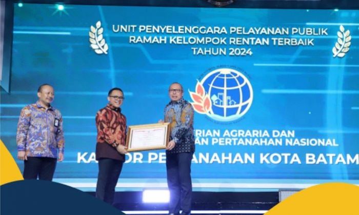 Kementerian ATR/BPN Raih Dua Penghargaan dari Kementerian PAN-RB Kementerian ATR/BPN Raih Dua Penghargaan dari Kementerian PAN-RB