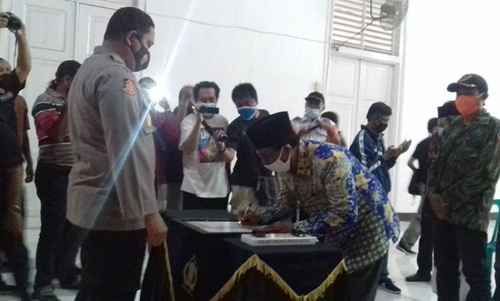 Polres Probolinggo Kota dan Ormas Gelar Deklarasi Damai Tolak Aksi Anarkis Polres Probolinggo Kota dan Ormas Gelar Deklarasi Damai Tolak Aksi Anarkis
