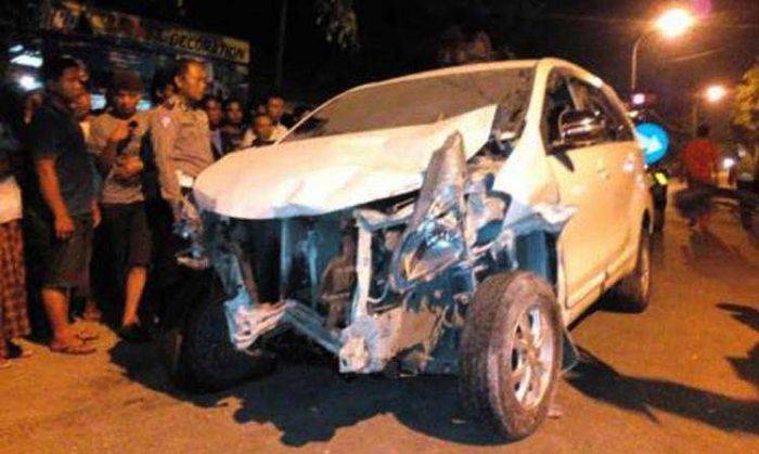 Kecelakaan Maut di di Raya Padangbandung: Avanza Seruduk Rumah, 4 Tewas Kecelakaan Maut di di Raya Padangbandung: Avanza Seruduk Rumah, 4 Tewas