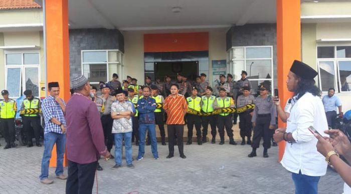 Tuntut PSU dan Penghitungan Ulang, AMPD Geruduk KPU Bangkalan Tuntut PSU dan Penghitungan Ulang, AMPD Geruduk KPU Bangkalan