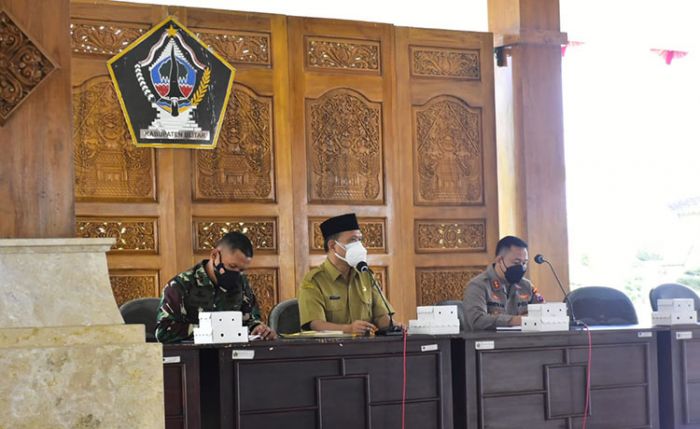 Pemkab Blitar Targetkan Vaksinasi Capai 75 Persen di Akhir Tahun, Prioritaskan Pondok Pesantren Pemkab Blitar Targetkan Vaksinasi Capai 75 Persen di Akhir Tahun, Prioritaskan Pondok Pesantren