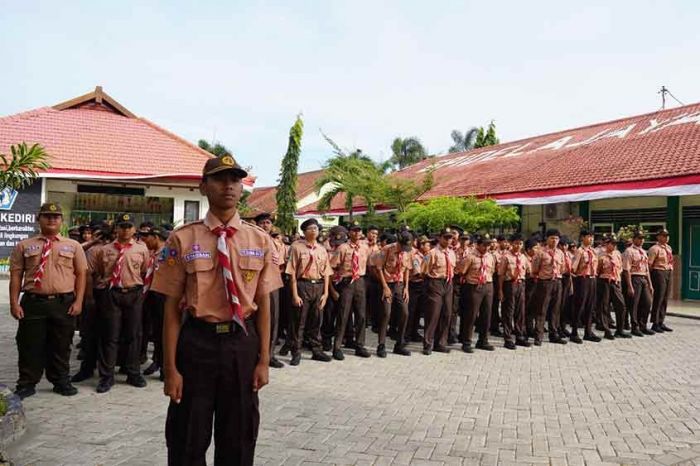 Cegah Stunting Sejak Dini, DP3AP2KB Kota Kediri Gelar Apel SSK di Halaman SMPN 8 Cegah Stunting Sejak Dini, DP3AP2KB Kota Kediri Gelar Apel SSK di Halaman SMPN 8