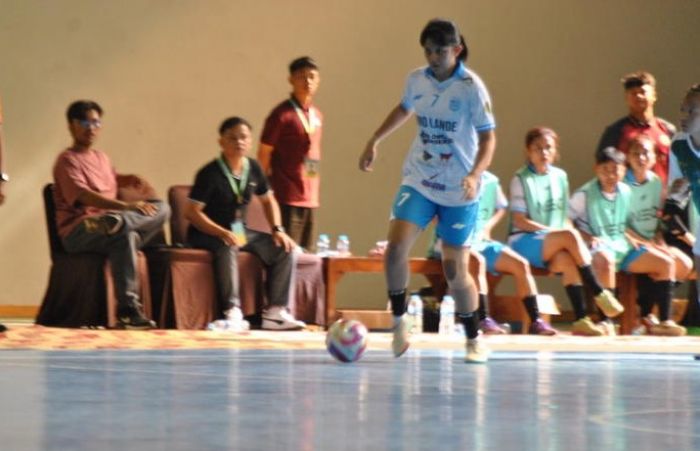 Skor Imbang, Tim Futsal Putri Kota Batu dan Kabupaten Kediri Lolos ke Babak 8 Besar Skor Imbang, Tim Futsal Putri Kota Batu dan Kabupaten Kediri Lolos ke Babak 8 Besar