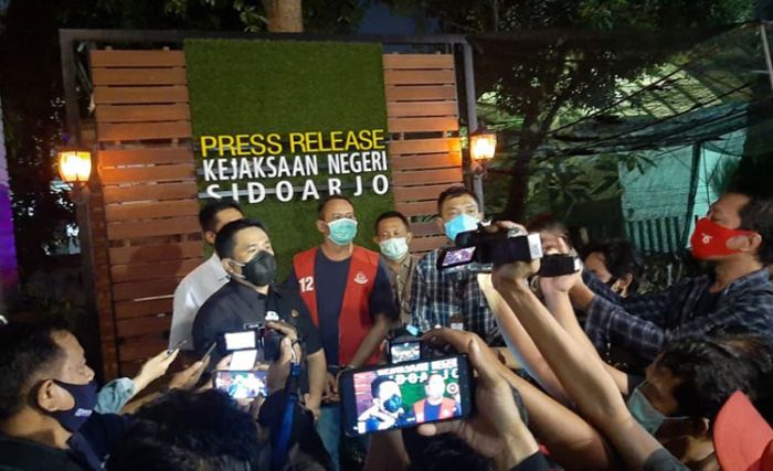 Sempat Buron, Mantan Kades Kemantren Tulangan Ditangkap Sempat Buron, Mantan Kades Kemantren Tulangan Ditangkap