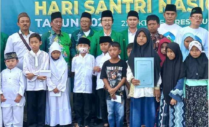 PCNU Mojokerto Gelar Apel Hari Santri, KH. Abdul Adzim: Santri Harus Cerdas dan Bermartabat