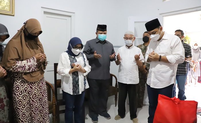 Wali Kota Surabaya Kunjungi Keluarga Awak Nanggala-402