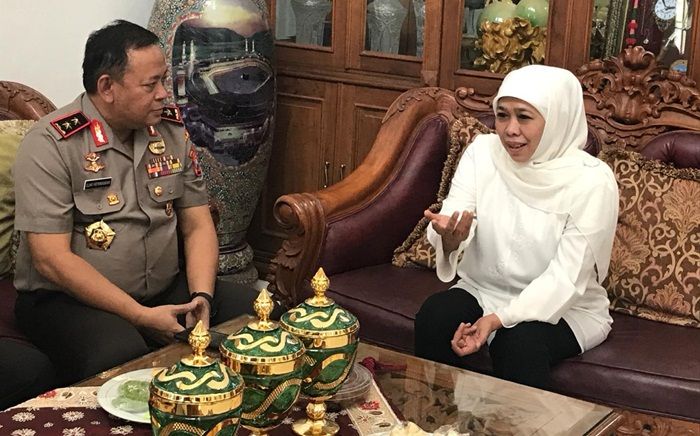 Kapolda Jatim Silaturahmi ke Kediaman Khofifah Kapolda Jatim Silaturahmi ke Kediaman Khofifah