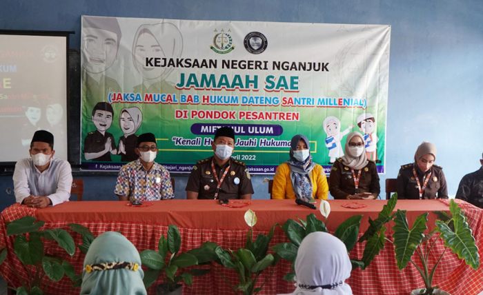 Penyuluhan Hukum, Kejari Nganjuk Gelar Jaksa Masuk Pesantren di PP Miftahul Ulum Penyuluhan Hukum, Kejari Nganjuk Gelar Jaksa Masuk Pesantren di PP Miftahul Ulum