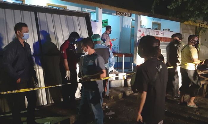 Pria Sebatang Kara Ditemukan Meninggal Dunia di Kamar Mandi Pasar Besar Ngawi Pria Sebatang Kara Ditemukan Meninggal Dunia di Kamar Mandi Pasar Besar Ngawi
