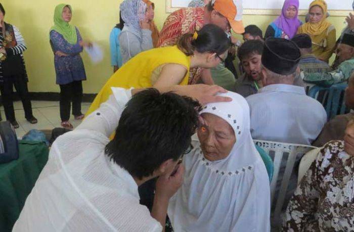 Gandeng Kodim Jombang, LSPT Gelar Operasi Katarak Gratis