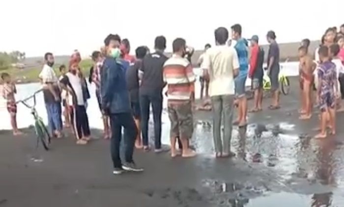 Baru Pindah Rumah, Kakak Beradik Tewas di Kubangan Pantai Ancol Banyuwangi Baru Pindah Rumah, Kakak Beradik Tewas di Kubangan Pantai Ancol Banyuwangi