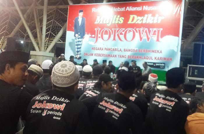 Dukung Jokowi Jadi Presiden Lagi, Ribuan Relawan Gelar Doa Bersama