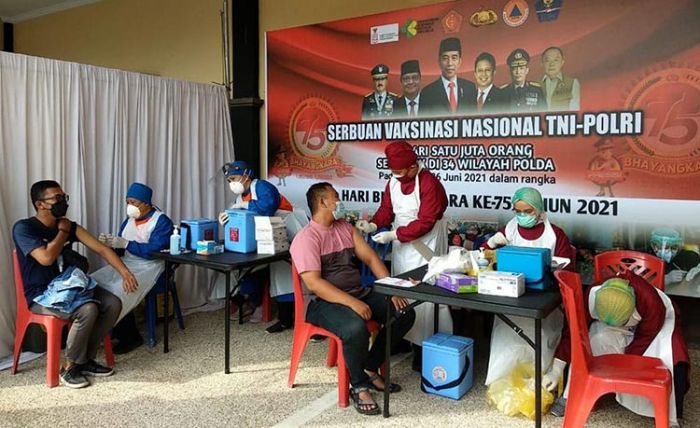 Pemkot Kediri Terjunkan Tim dari 4 Puskesmas, Bantu Percepatan Vaksinasi di Polres Kediri Kota