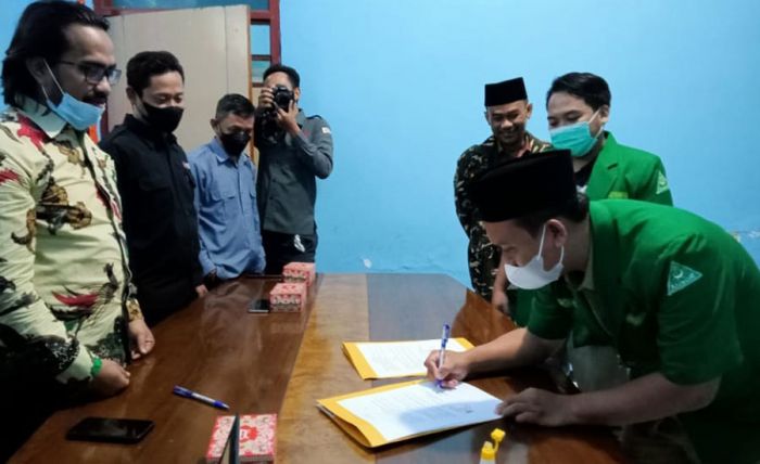 Tingkatkan Kerja Sama, Bawaslu Situbondo Teken MoU dengan OKP di Internal NU Tingkatkan Kerja Sama, Bawaslu Situbondo Teken MoU dengan OKP di Internal NU