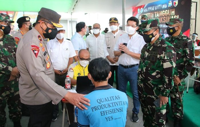 Kunker ke Lamongan, Pangdam dan Wakapolda Ajak Masyarakat Patuh Prokes Sebagai Kebutuhan