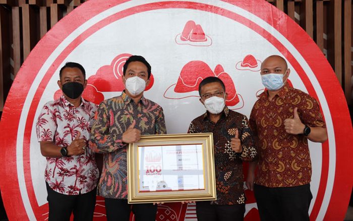 Pemkot Batu Raih Penghargaan Smart Society dalam Indonesia Smart City Conference Pemkot Batu Raih Penghargaan Smart Society dalam Indonesia Smart City Conference