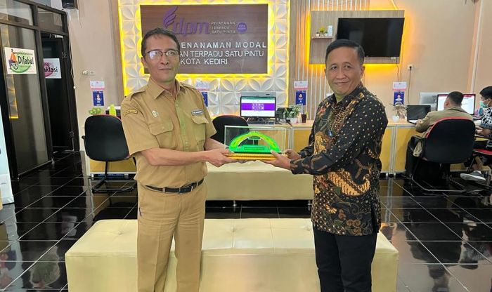 DPMPTSP Kota Kediri Terima Studi Tiru Zona Integritas dari Pemkab Pringsewu DPMPTSP Kota Kediri Terima Studi Tiru Zona Integritas dari Pemkab Pringsewu