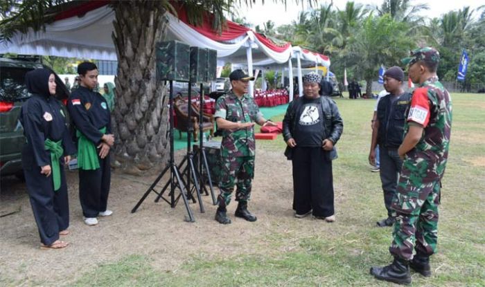 Danrem Bangga Pencak Silat Ditampilkan dalam Penutupan TMMD di Trenggalek Danrem Bangga Pencak Silat Ditampilkan dalam Penutupan TMMD di Trenggalek