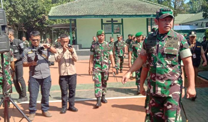 KSAD Tinjau Langsung Progres 12 Rumah Dinas Prajurit ke Yonif 512/QY KSAD Tinjau Langsung Progres 12 Rumah Dinas Prajurit ke Yonif 512/QY