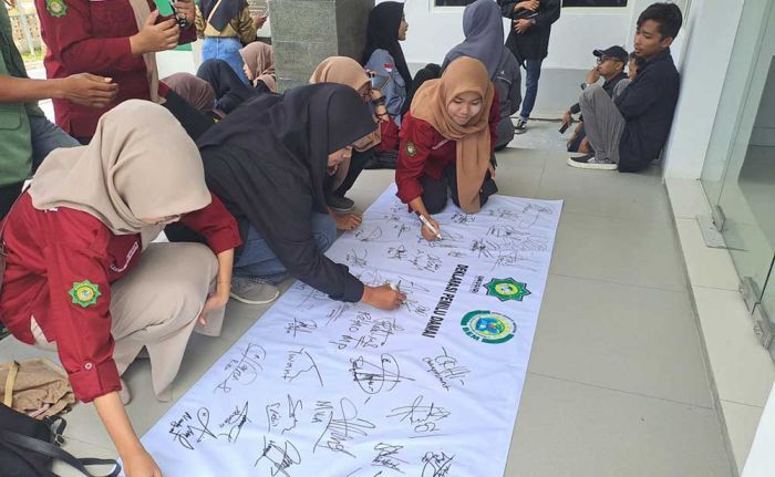 Mahasiswa Unugiri Bojonegoro Deklarasi Pemilu Damai, Ajak Masyarakat Jaga Keutuhan NKRI Mahasiswa Unugiri Bojonegoro Deklarasi Pemilu Damai, Ajak Masyarakat Jaga Keutuhan NKRI