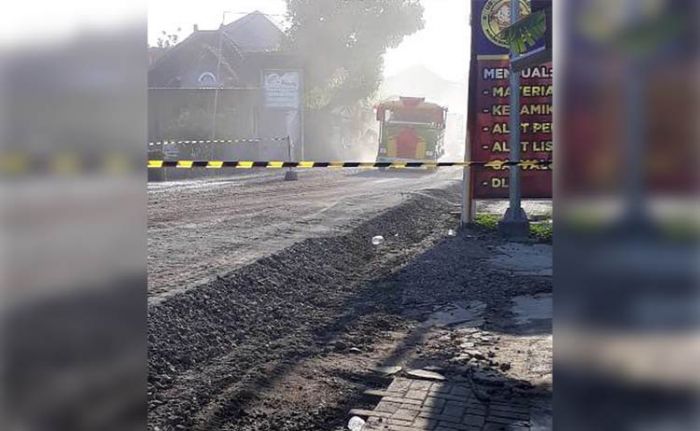 Ganggu Kesehatan, Warga Tanjung Kedamean Keluhkan Debu Proyek Jalan Akses Tol KLBM Ganggu Kesehatan, Warga Tanjung Kedamean Keluhkan Debu Proyek Jalan Akses Tol KLBM
