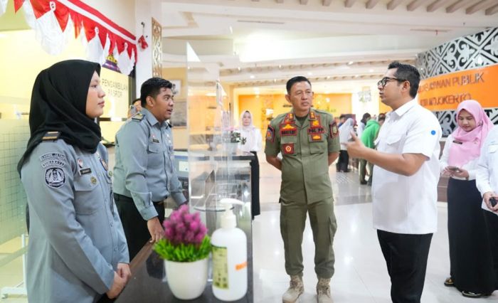 Usai Cuti Bersama, Pj. Wali Kota Mojokerto Sidak Sejumlah Pelayanan Publik Usai Cuti Bersama, Pj. Wali Kota Mojokerto Sidak Sejumlah Pelayanan Publik