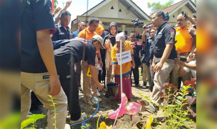 Rekonstruksi Pembunuhan di Jember, Busani Peragakan 37 Adegan