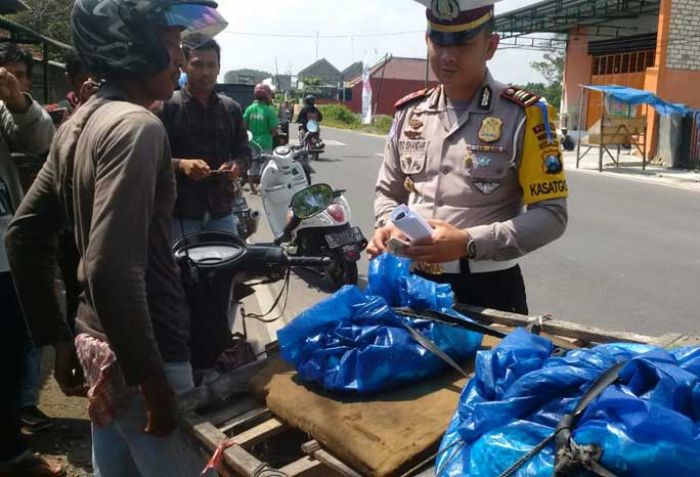 Operasi Patuh Semeru, Satlantas Polres Tuban Tilang Puluhan Pelanggar Lalin Operasi Patuh Semeru, Satlantas Polres Tuban Tilang Puluhan Pelanggar Lalin