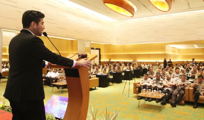 Wagub Jatim Ajak Masyarakat Laporkan Pungli via Online Wagub Jatim Ajak Masyarakat Laporkan Pungli via Online