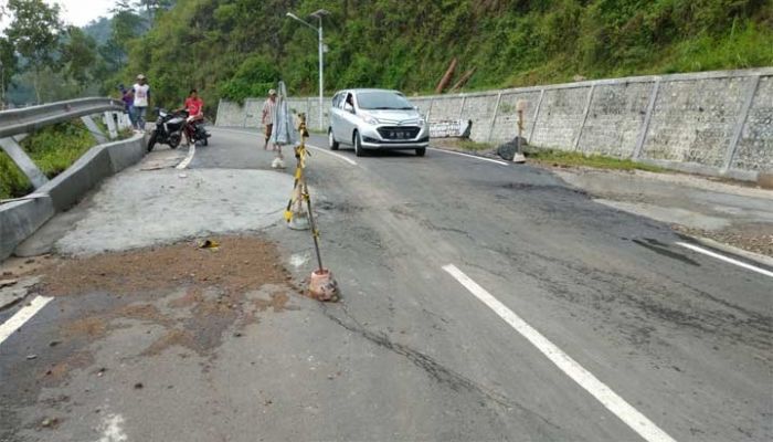 Kepala UPT PJJ Madiun: Jalur Pacitan-Ponorogo Masih Lancar Dilalui Kendaraan Kepala UPT PJJ Madiun: Jalur Pacitan-Ponorogo Masih Lancar Dilalui Kendaraan