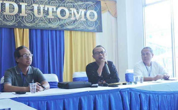 IKIP Budi Utomo Malang tetap Gelar Wisuda Meski Nonaktif, Rektor: Ijazah Kami Sah Secara Hukum IKIP Budi Utomo Malang tetap Gelar Wisuda Meski Nonaktif, Rektor: Ijazah Kami Sah Secara Hukum