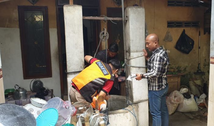 Tukang Gali Sumur Tewas di Dalam Sumur Sedalam 10 Meter Tukang Gali Sumur Tewas di Dalam Sumur Sedalam 10 Meter