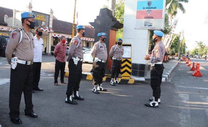 Tindaklanjuti Inpres 6/2020, Polres Kediri Kota Razia Masker Terhadap Anggota Tindaklanjuti Inpres 6/2020, Polres Kediri Kota Razia Masker Terhadap Anggota