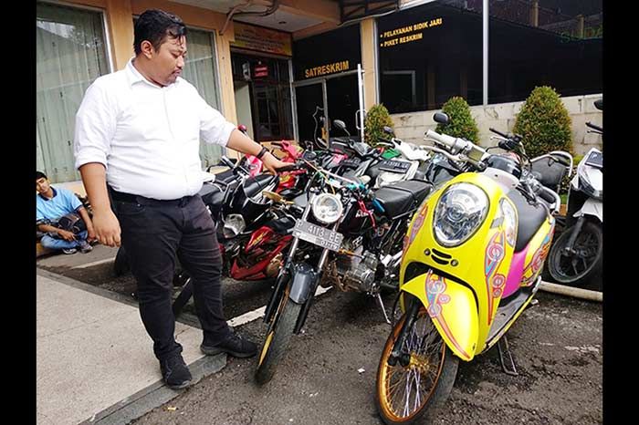 Duo Spesialis Curanmor Kawasan Kampus di Jember Diringkus Polisi Duo Spesialis Curanmor Kawasan Kampus di Jember Diringkus Polisi