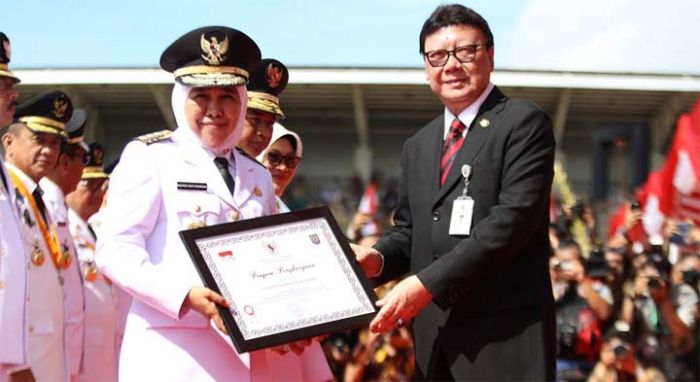 Pemprov Jatim Raih Penghargaan LKPPD Terbaik se-Indonesia Pemprov Jatim Raih Penghargaan LKPPD Terbaik se-Indonesia