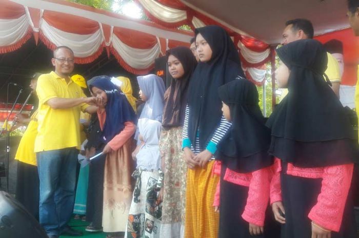 Peringati HUT RI ke-73 di Ujungpangkah, Golkar Gresik Santuni Yatim Piatu Peringati HUT RI ke-73 di Ujungpangkah, Golkar Gresik Santuni Yatim Piatu