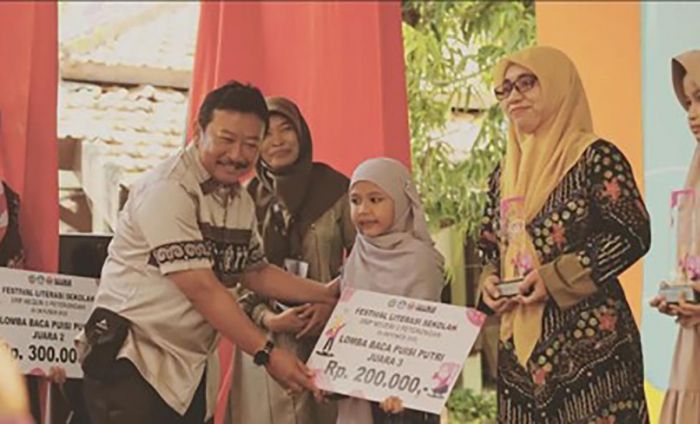 Peringati Bulan Bahasa dan Panen Raya, SMPN 3 Peterongan Gelar Felis Setelah Vakum Dua Tahun Peringati Bulan Bahasa dan Panen Raya, SMPN 3 Peterongan Gelar Felis Setelah Vakum Dua Tahun