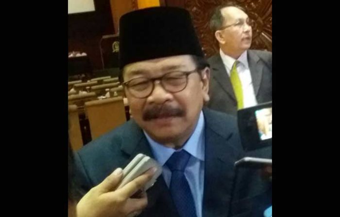 Gubernur Jatim Minta Pelaku Pencemaran Limbah B3 di Kali Lamong Ditindak Tegas Gubernur Jatim Minta Pelaku Pencemaran Limbah B3 di Kali Lamong Ditindak Tegas