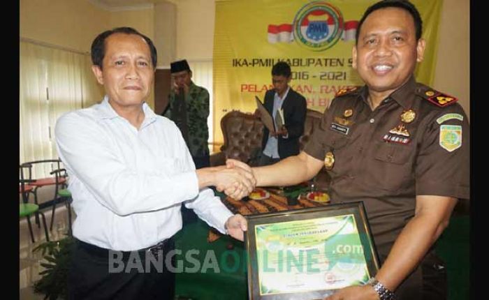 Kajari Ajak PMII Sidoarjo Ikut Jihad Melawan Korupsi dengan Langkah Konkret Kajari Ajak PMII Sidoarjo Ikut Jihad Melawan Korupsi dengan Langkah Konkret