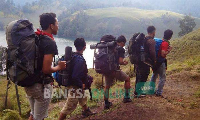 Libur Panjang, Gunung Semeru Dipadati Ratusan Pendaki Libur Panjang, Gunung Semeru Dipadati Ratusan Pendaki