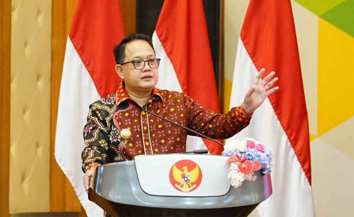 Buka PKN II, Pj Gubernur Jatim Dorong ASN Ciptakan Gagasan Inovatif untuk Turunkan Kemiskinan Buka PKN II, Pj Gubernur Jatim Dorong ASN Ciptakan Gagasan Inovatif untuk Turunkan Kemiskinan