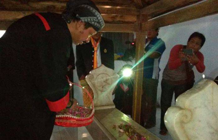 Tutup Grebeg Suro, Bupati Ponorogo Ziarah ke Pesarean Srandil Tutup Grebeg Suro, Bupati Ponorogo Ziarah ke Pesarean Srandil