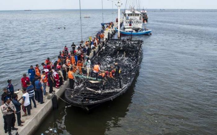 Khofifah Sampaikan Duka Cita Terhadap Insiden Kapal Zahro Express Khofifah Sampaikan Duka Cita Terhadap Insiden Kapal Zahro Express