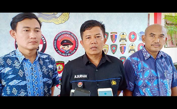 Polisi Tetapkan Aktivis Anti Korupsi Blitar Tersangka UU ITE Polisi Tetapkan Aktivis Anti Korupsi Blitar Tersangka UU ITE